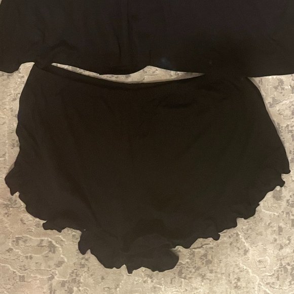 Mrs. Tank and Shorts - Picture 2 of 2